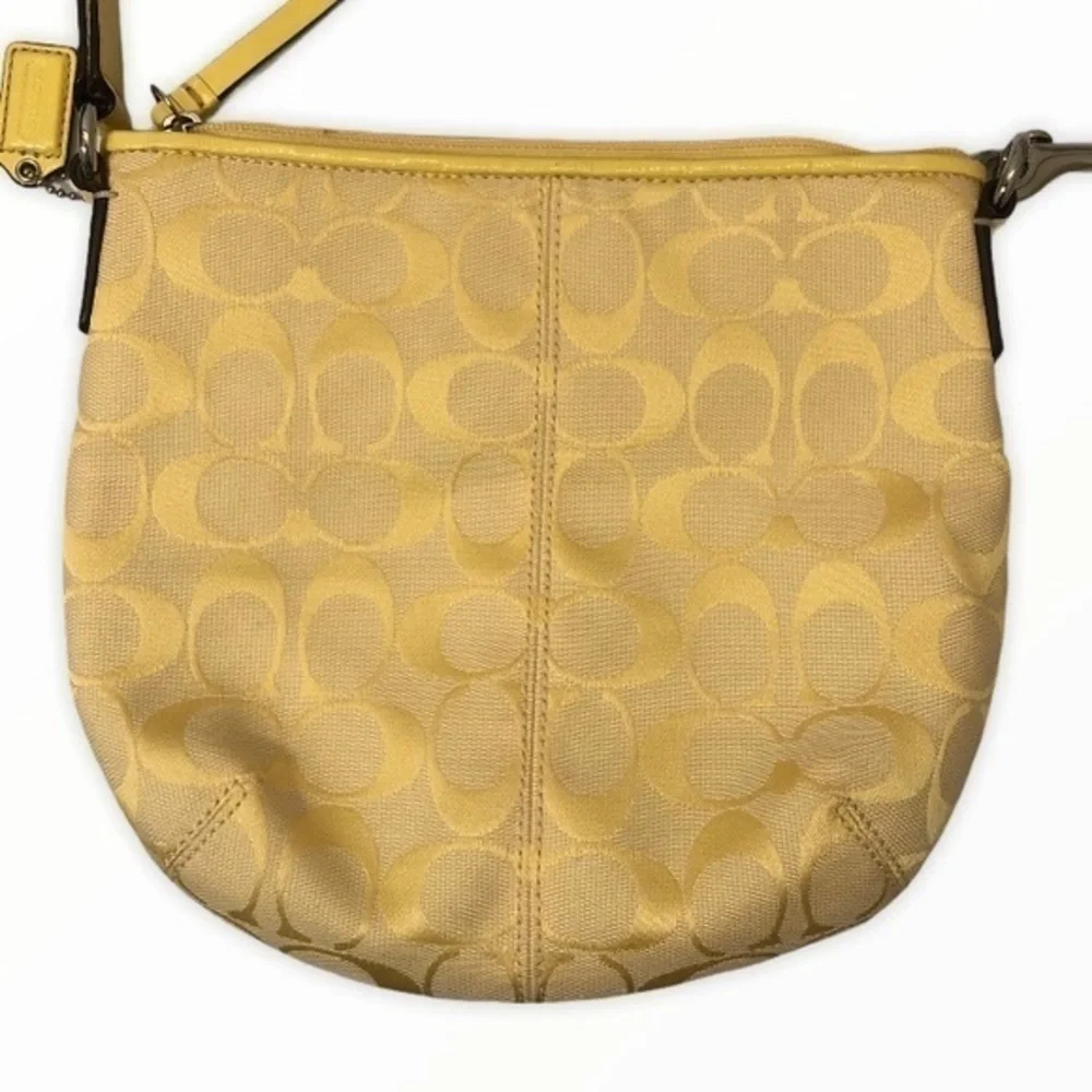 Coach vintage y2k signature yellow crossbody swingpack bag